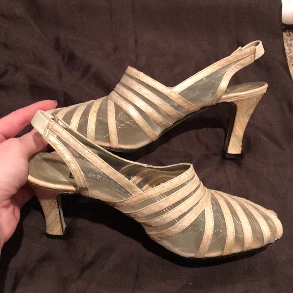 [J. Renee’] Sheer Mesh Creamy Tan Snakeskin Heel 8 - Picture 2 of 8